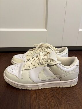 Nike Dunks in Cream and White US 6.5 | UK 4 | EUR 37.5